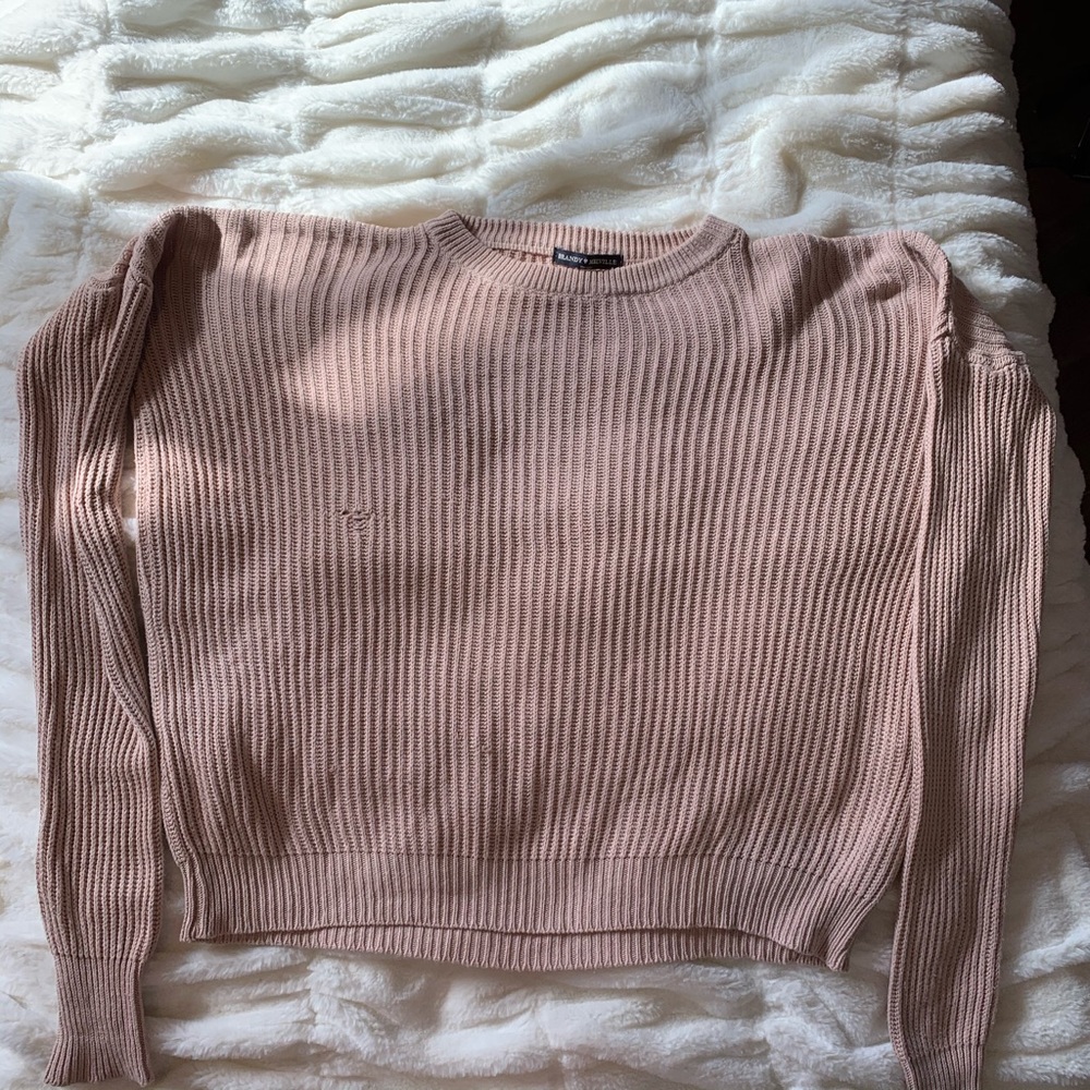 Brandy Melville Creme color crew neck sweater